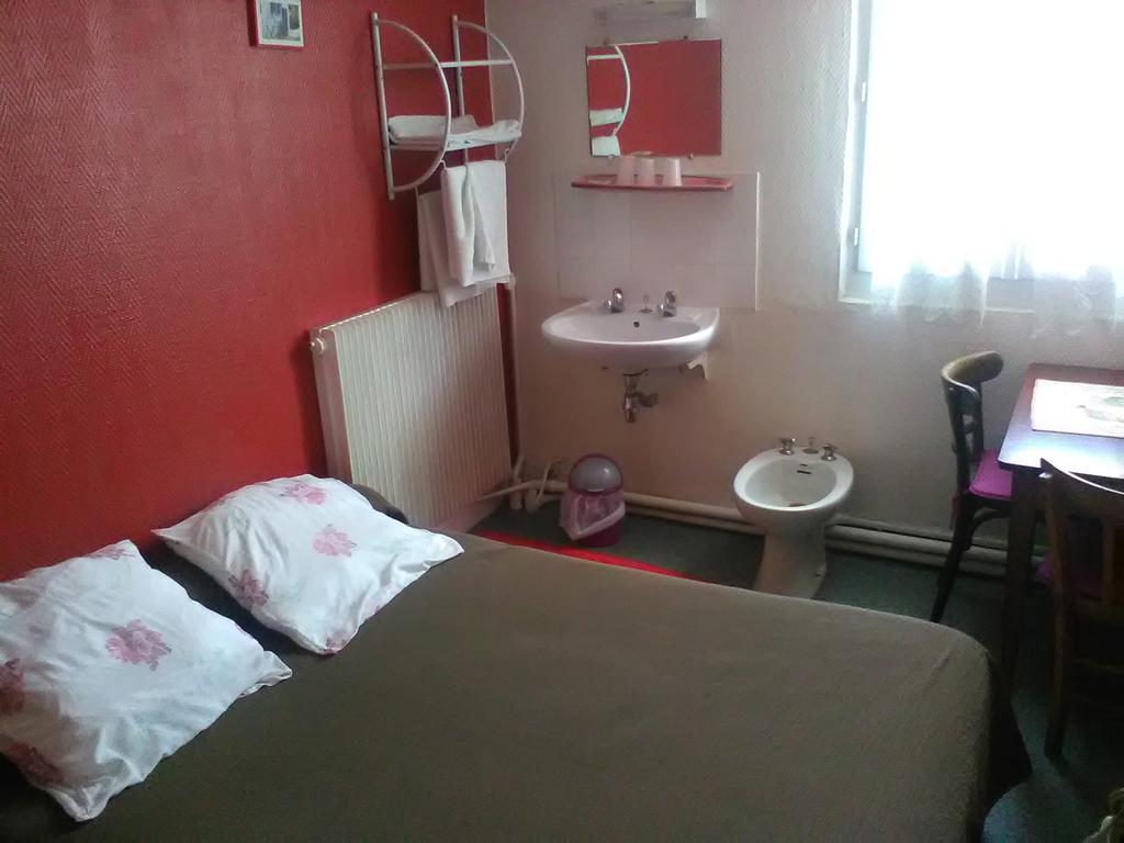 Le Parisien Hotel Сент Екстериор снимка