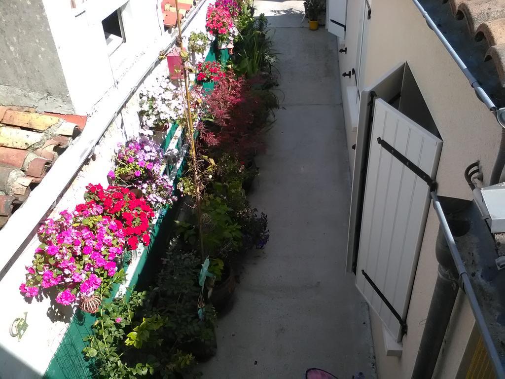 Le Parisien Hotel Сент Екстериор снимка