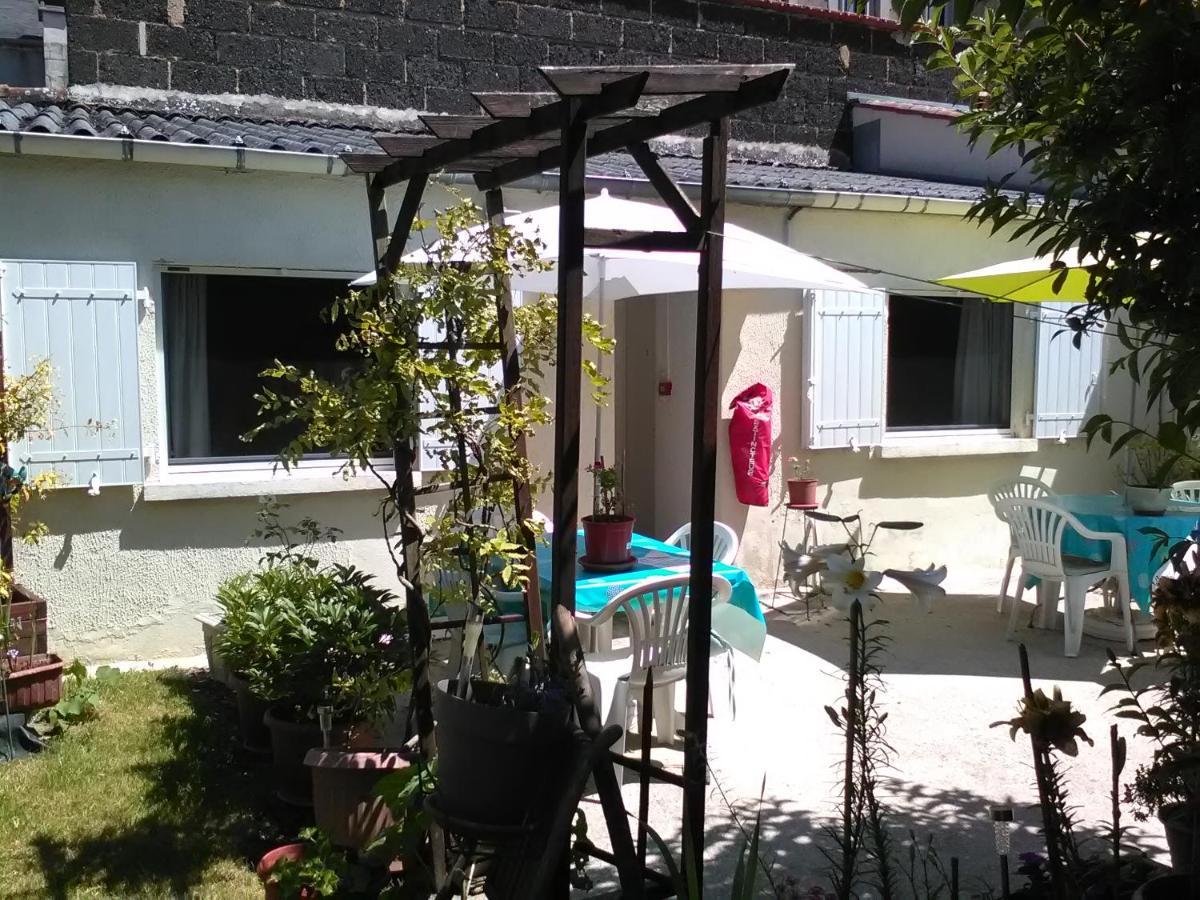 Le Parisien Hotel Сент Екстериор снимка